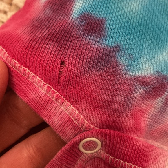 Vintage Baby Tie Dye Onesie Swirl Size M 19-26 lbs Short Sleeve Unisex 90's Y2K - Picture 4 of 5